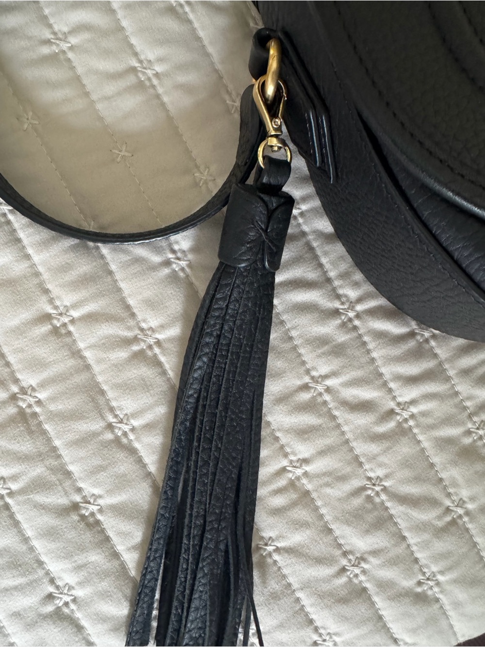 GiGi New York Black Pebbled Leather Crossbody Saddle Bag with Tassel - Picture 4 of 6